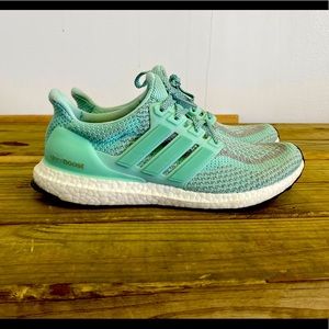 Adidas Ultra Boost (rare color) Mint